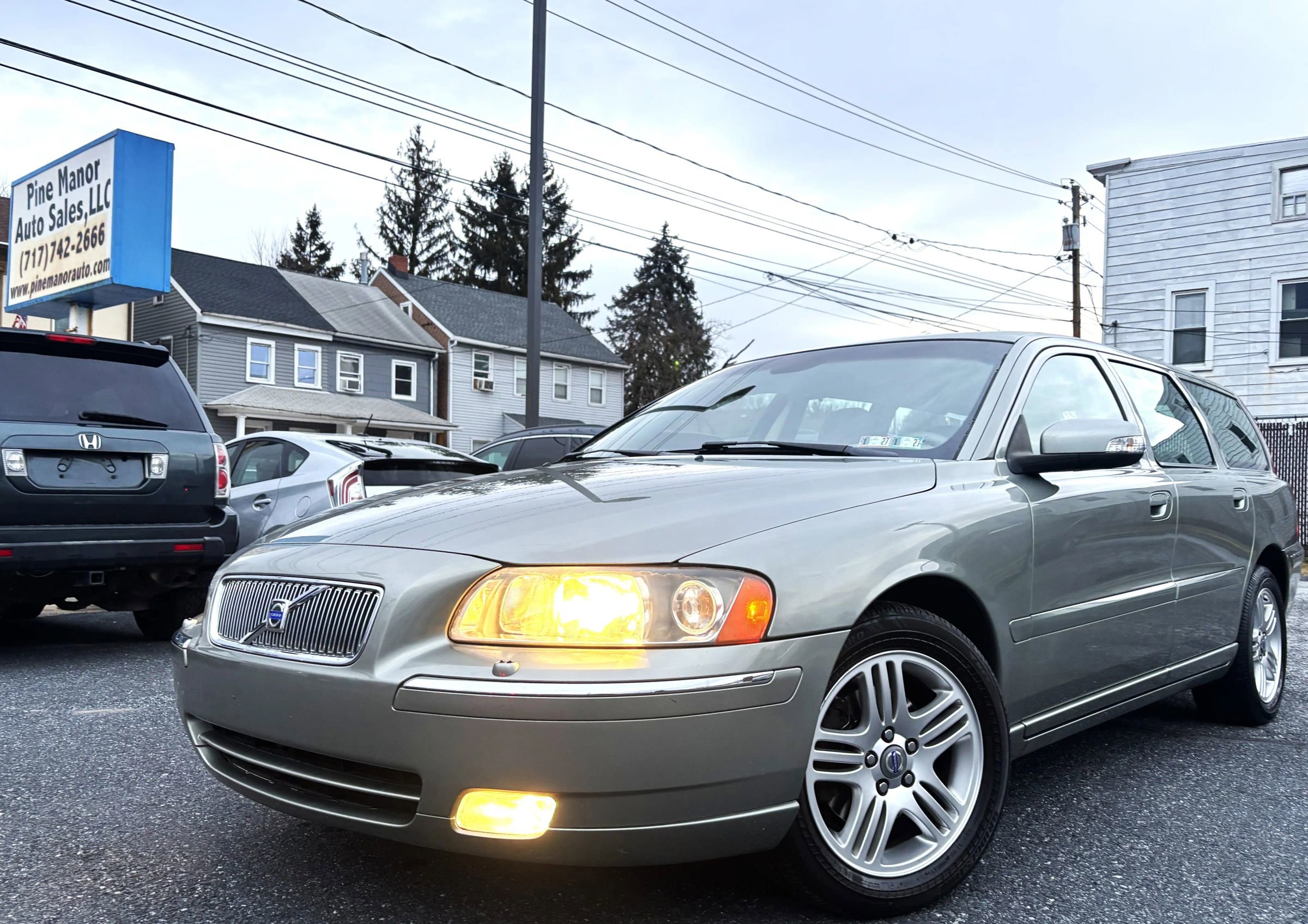 Used 2007 Volvo V70 2.5T image 1