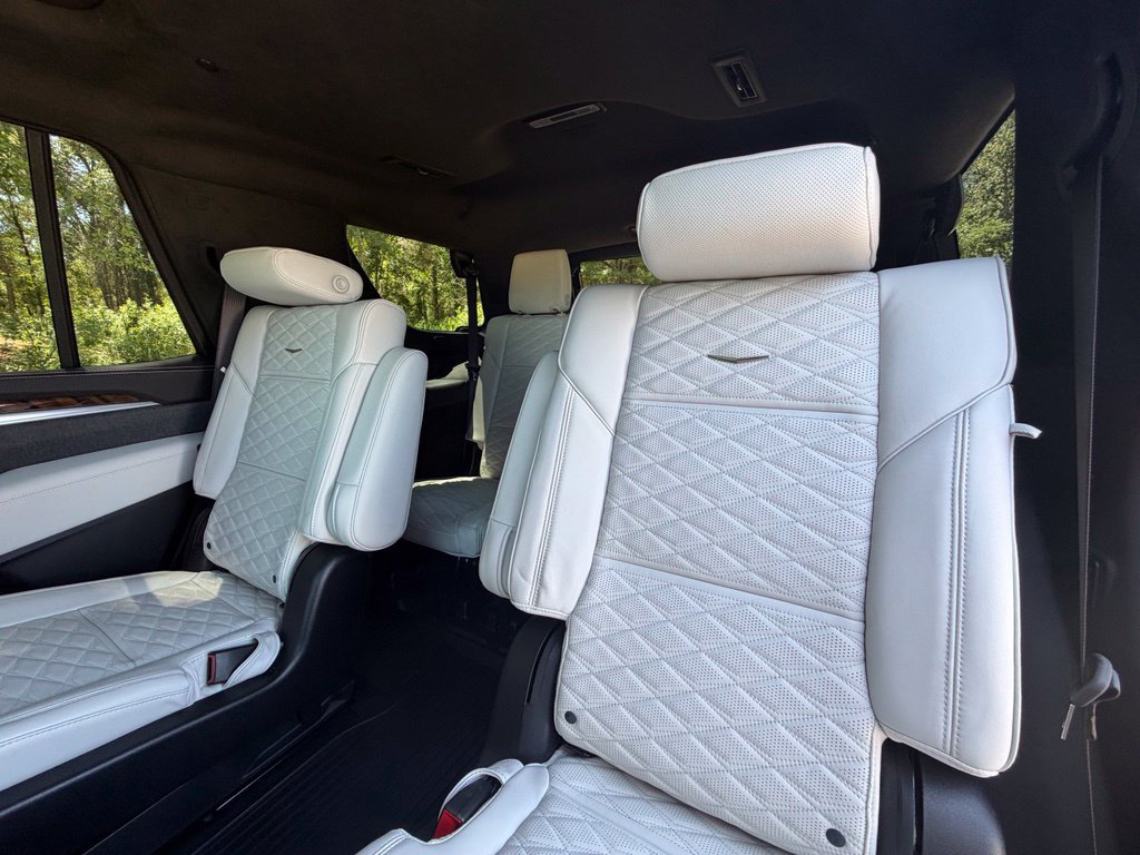 New 2026 Cadillac Escalade Platinum Sport w/ LPO, ONYX Package AWD/4WD image 21