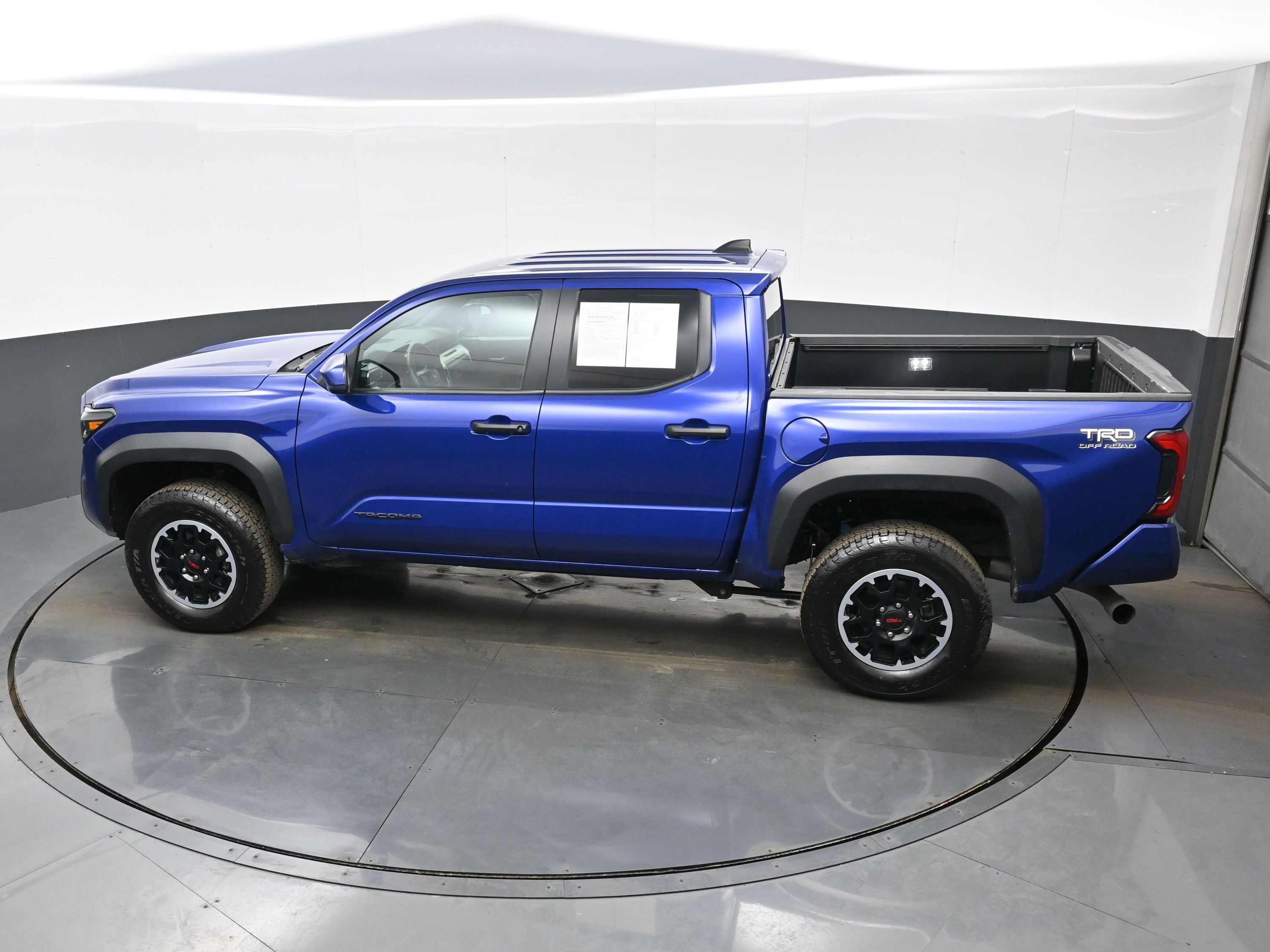 Used 2024 Toyota Tacoma TRD Off-Road AWD/4WD image 37
