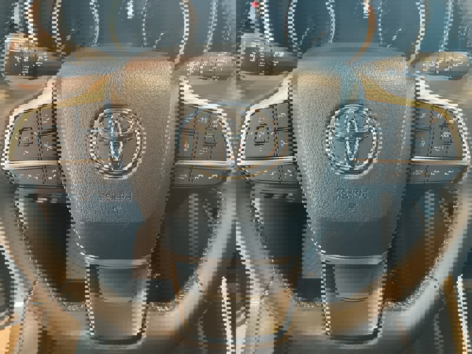 Used 2023 Toyota Highlander XLE image 17