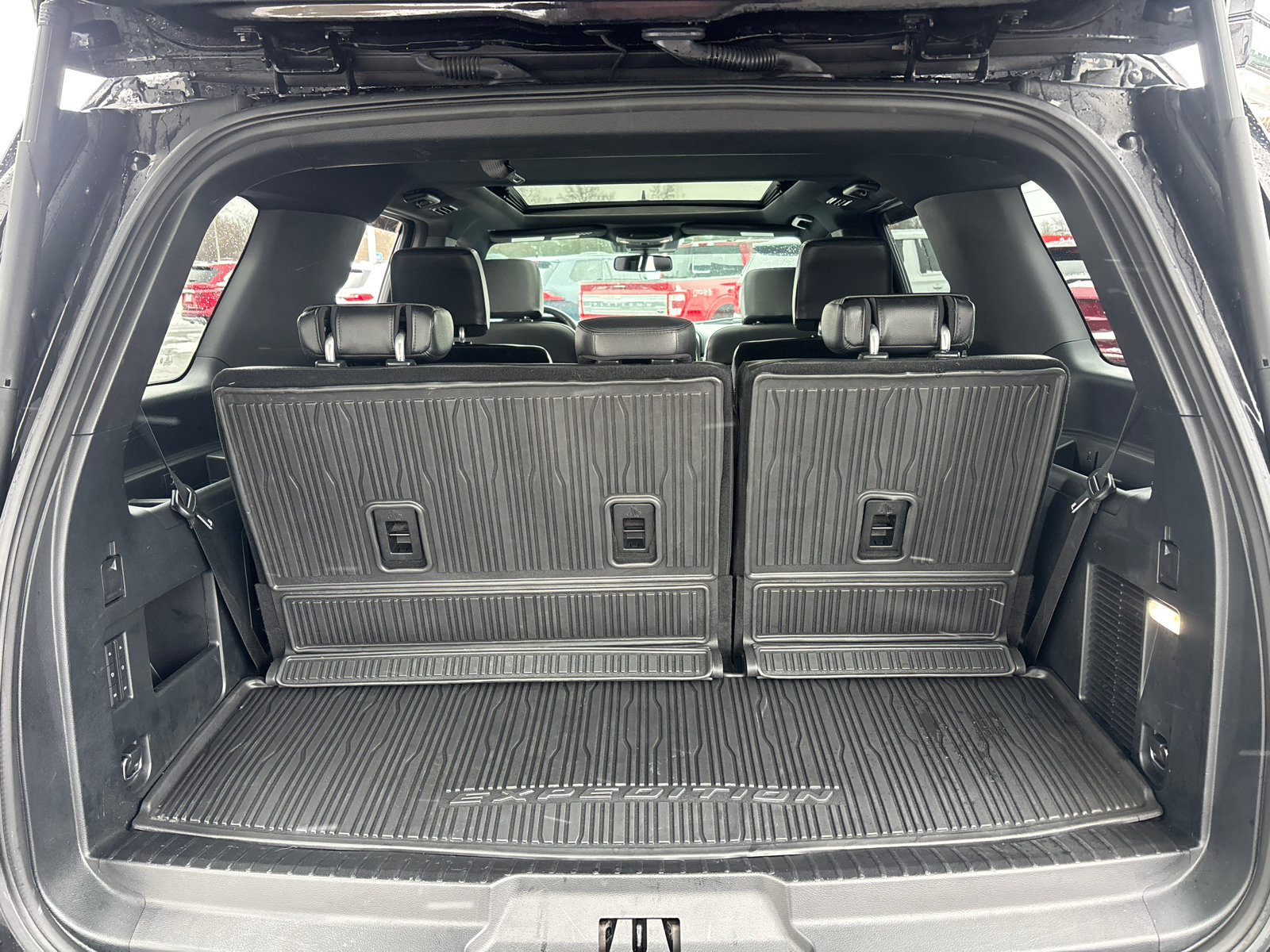 Used 2021 Ford Expedition XLT image 9