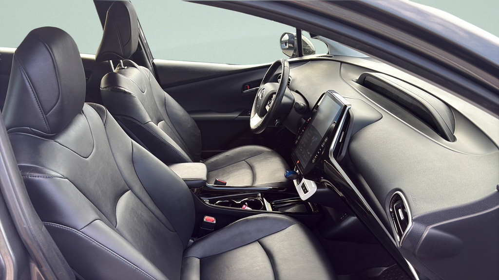 Used 2017 Toyota Prius Prime Advanced FWD image 16