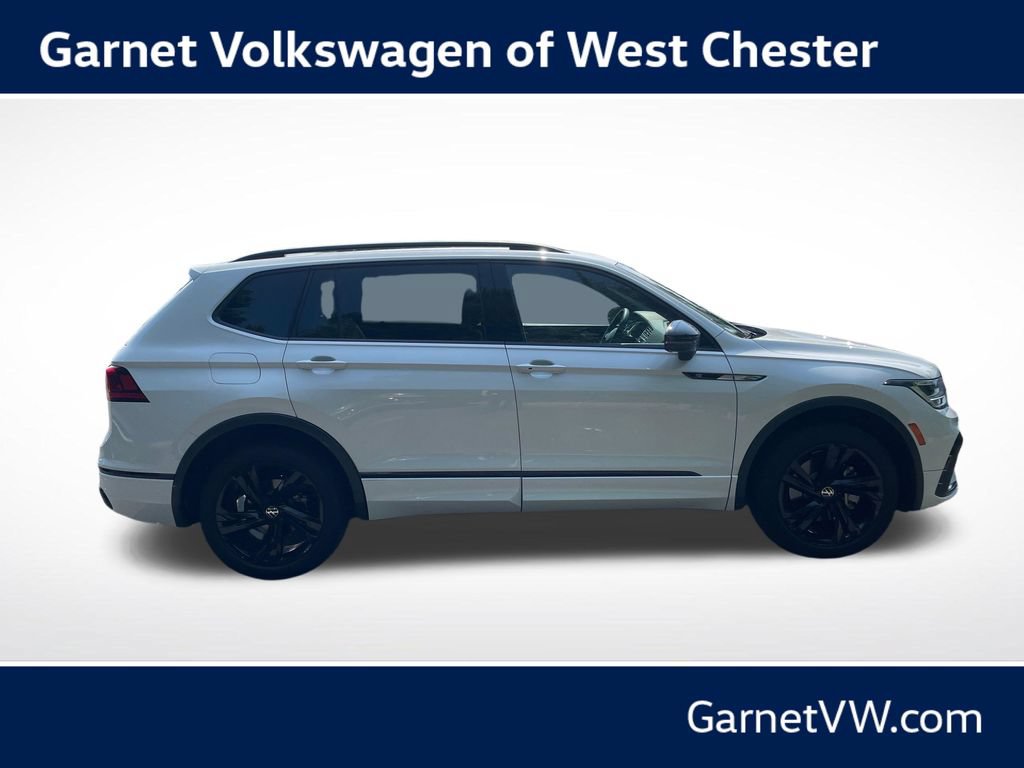 Used 2023 Volkswagen Tiguan SE R-Line AWD/4WD image 6