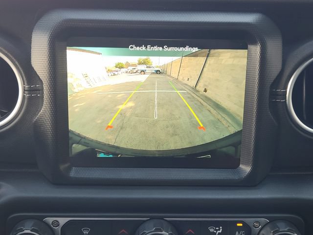 Used 2023 Jeep Wrangler Unlimited Sahara AWD/4WD image 6
