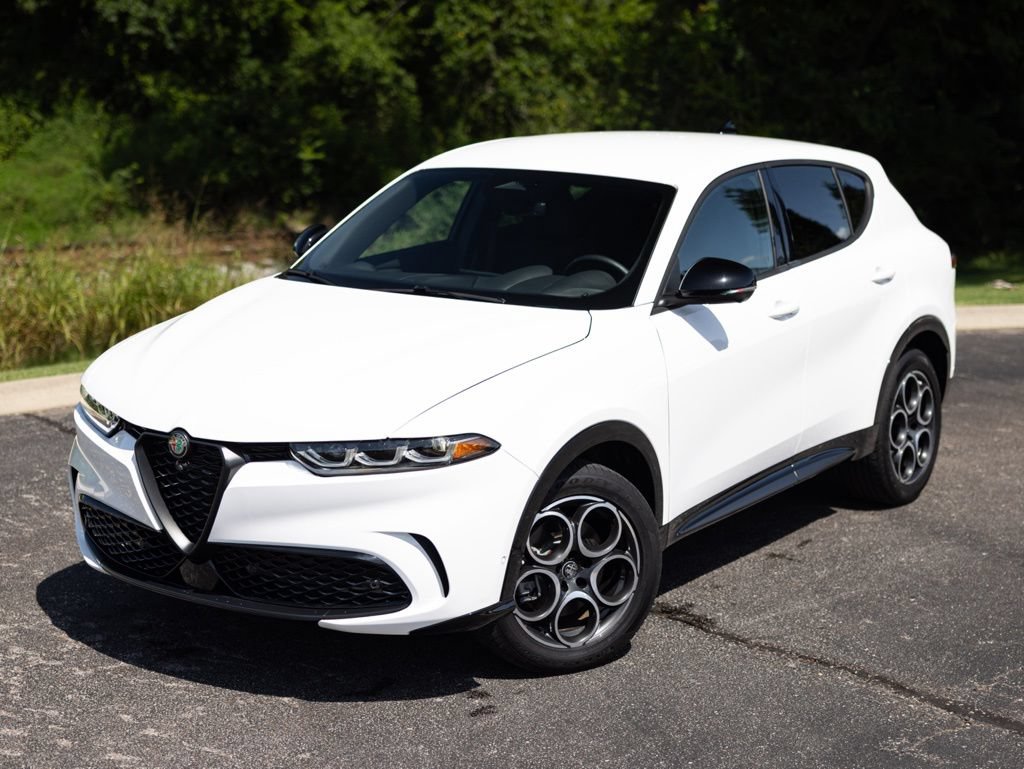 Used 2025 Alfa Romeo Tonale w/ Active Assist Package AWD/4WD image 2