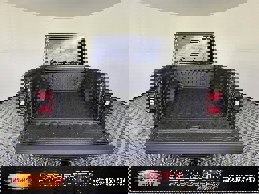 New 2025 Jeep Gladiator Mojave image 28