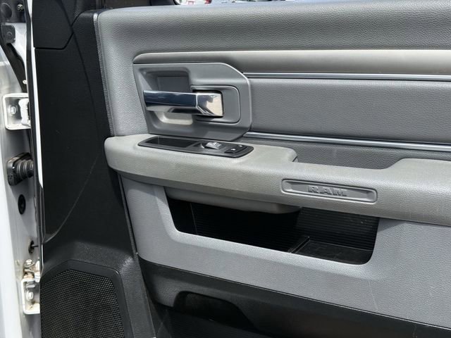 Used 2019 RAM 1500 Classic SLT image 26