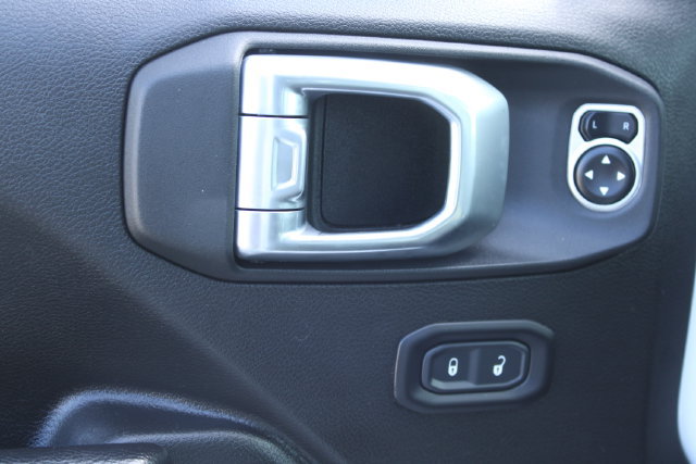 Used 2024 Jeep Wrangler Unlimited Rubicon 4xe AWD/4WD image 13