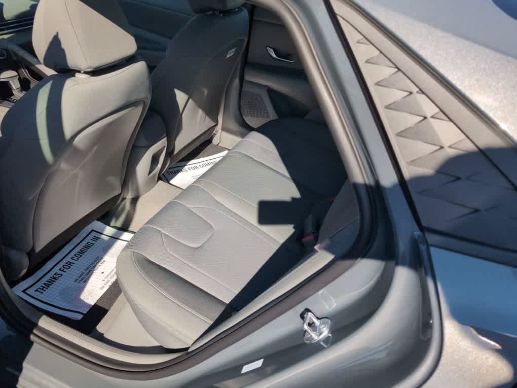 New 2026 Hyundai Elantra SE FWD image 19