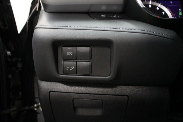 Used 2022 Toyota Highlander XLE image 9