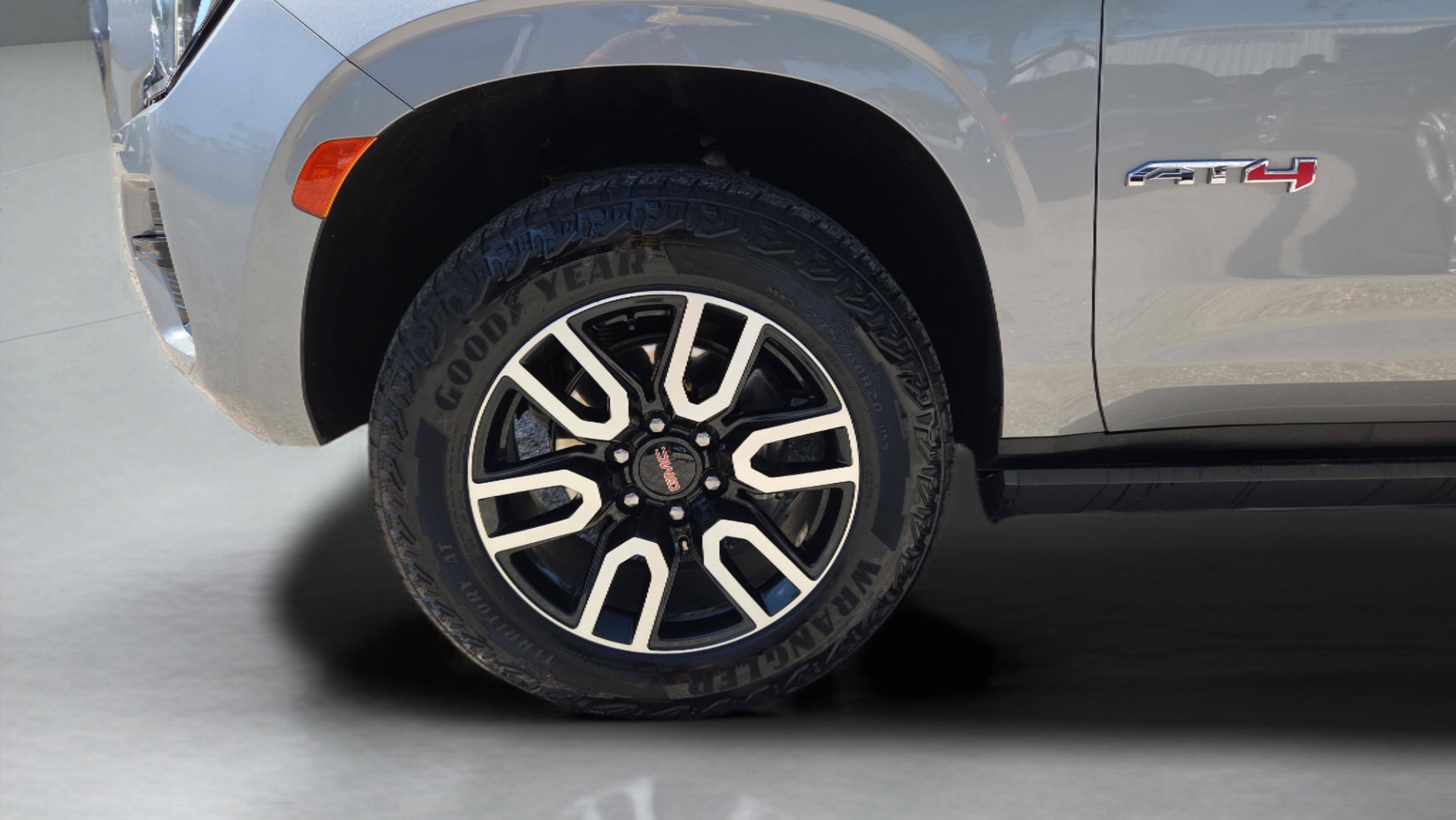 Used 2023 GMC Yukon XL AT4 w/ AT4 Premium Plus Package image 30