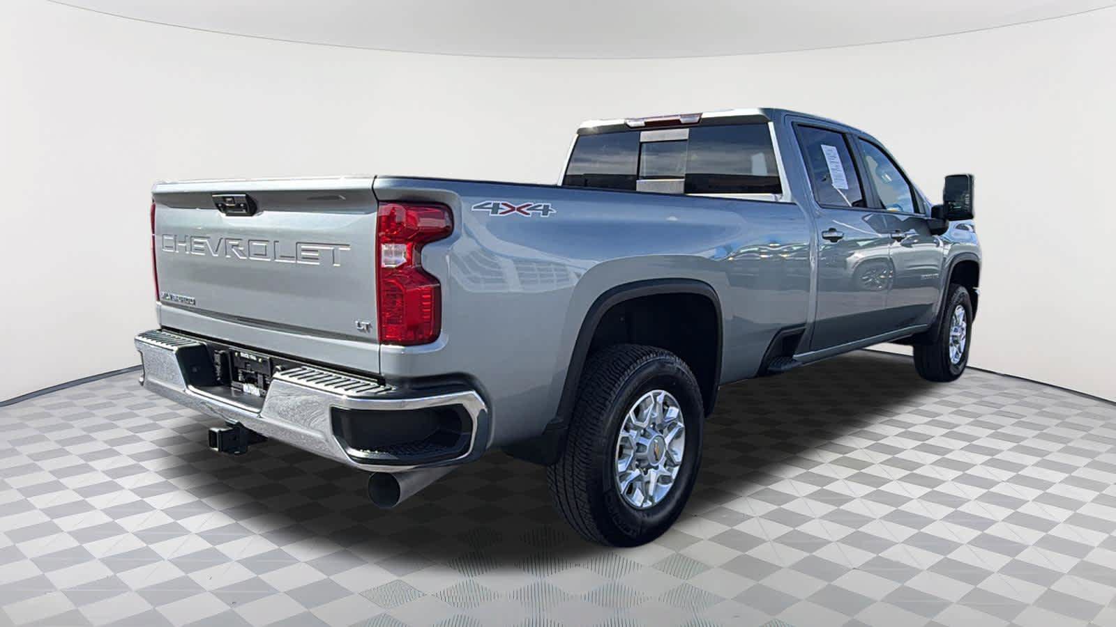 Used 2025 Chevrolet Silverado 3500 LT AWD/4WD image 5