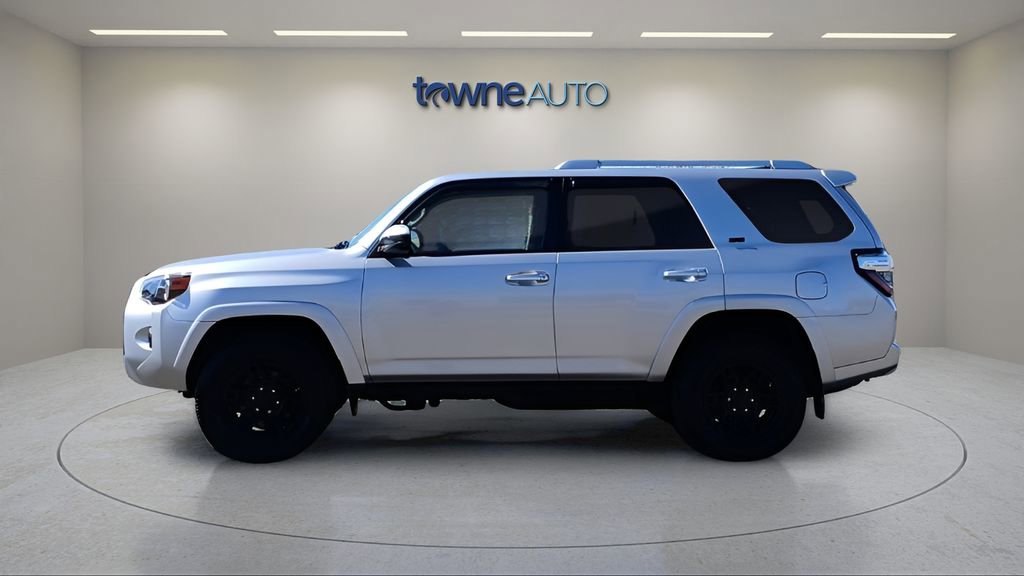 Used 2018 Toyota 4Runner SR5 image 2