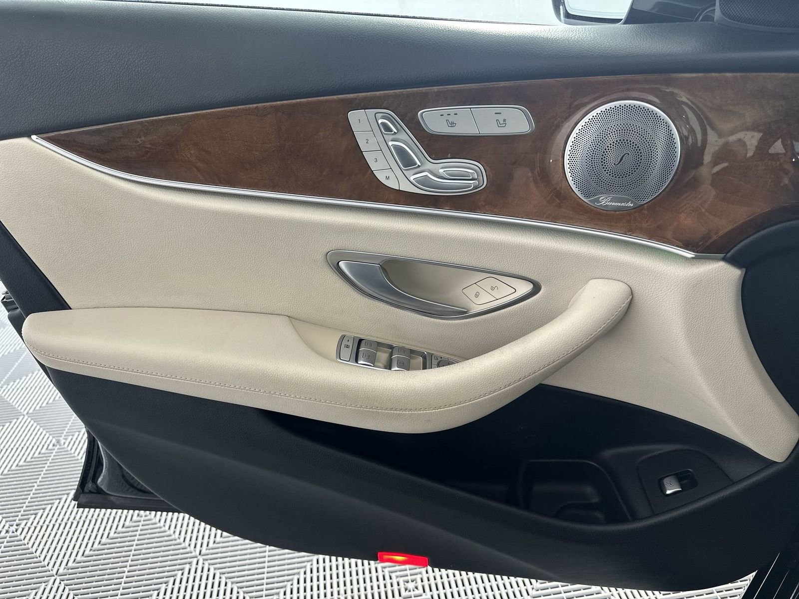 Used 2018 Mercedes-Benz E 300 image 29