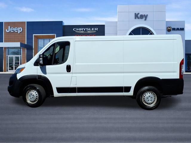 Used 2025 RAM ProMaster 2500 w/ Convenience Group FWD image 2