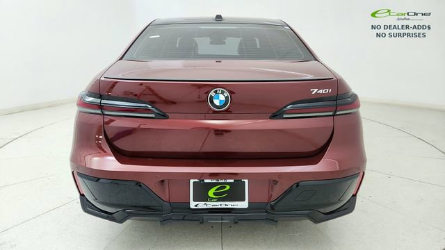 Used 2023 BMW 740i image 5