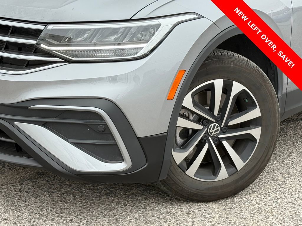 Used 2024 Volkswagen Tiguan S image 2