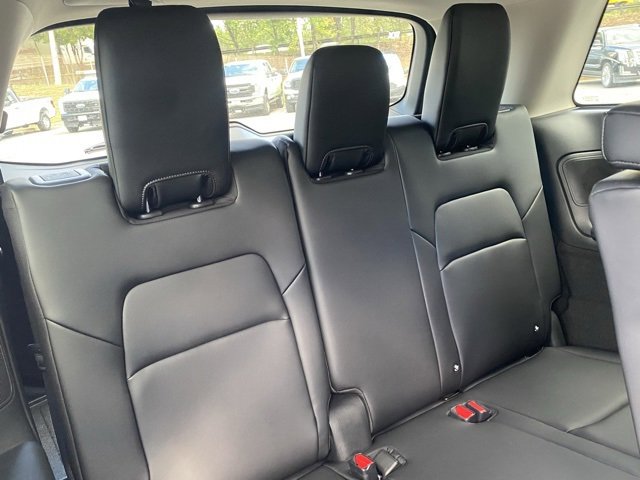 New 2025 Nissan Pathfinder Platinum w/ Black Appearance Package image 35