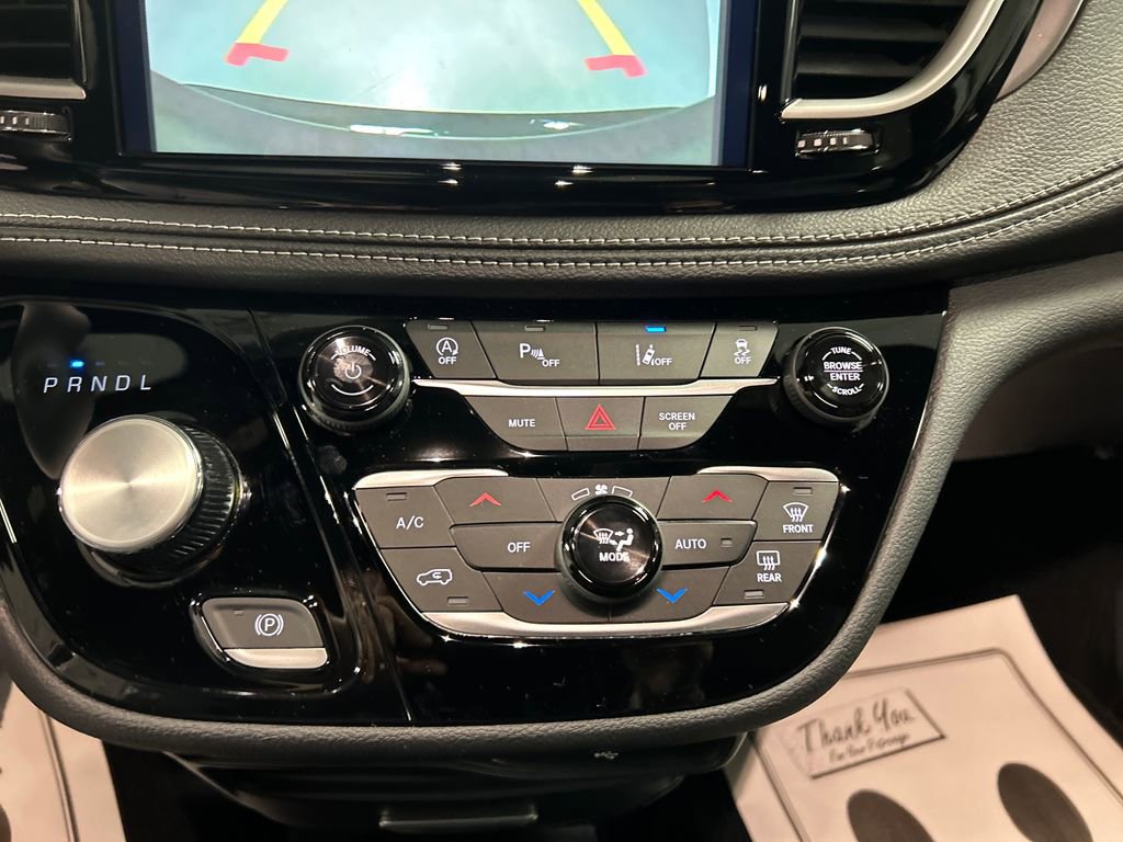 New 2026 Chrysler Pacifica Select FWD image 17