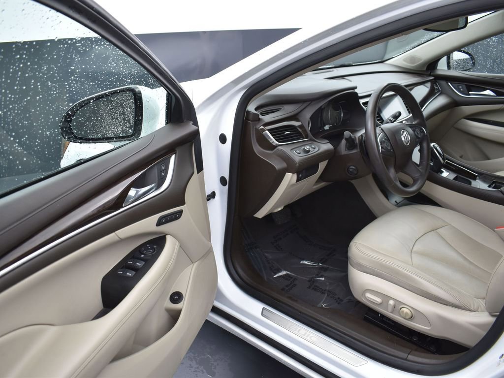 Used 2017 Buick LaCrosse Essence image 9