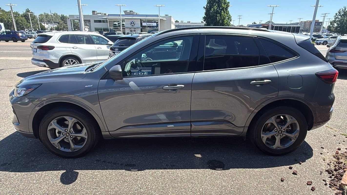 Used 2024 Ford Escape ST-Line image 4