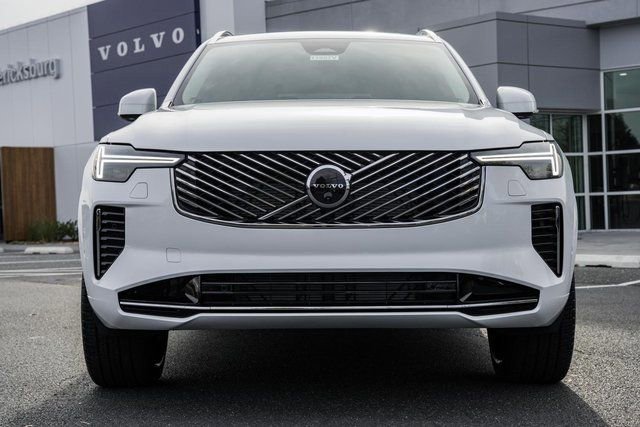 New 2026 Volvo XC90 B6 Plus w/ Protection Package Premier image 2