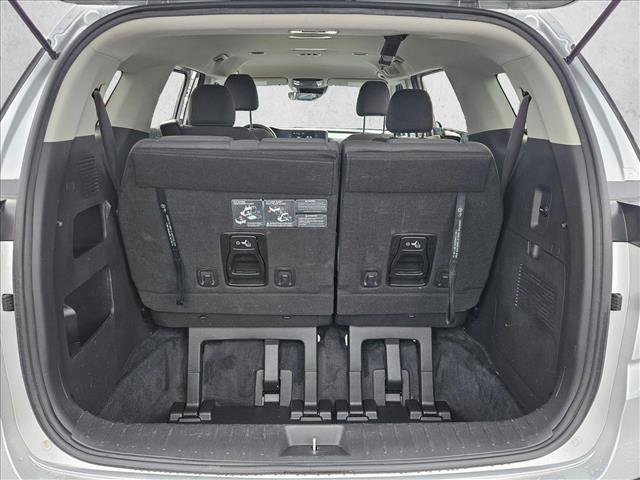 Used 2022 Kia Carnival LX image 6
