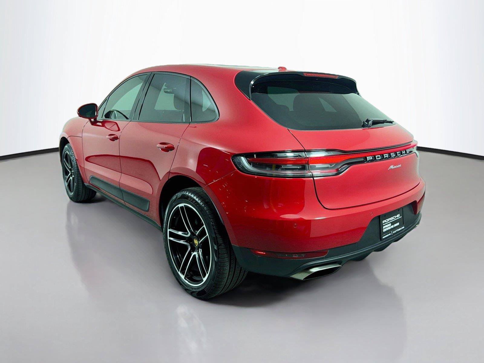 Certified 2021 Porsche Macan AWD/4WD image 3