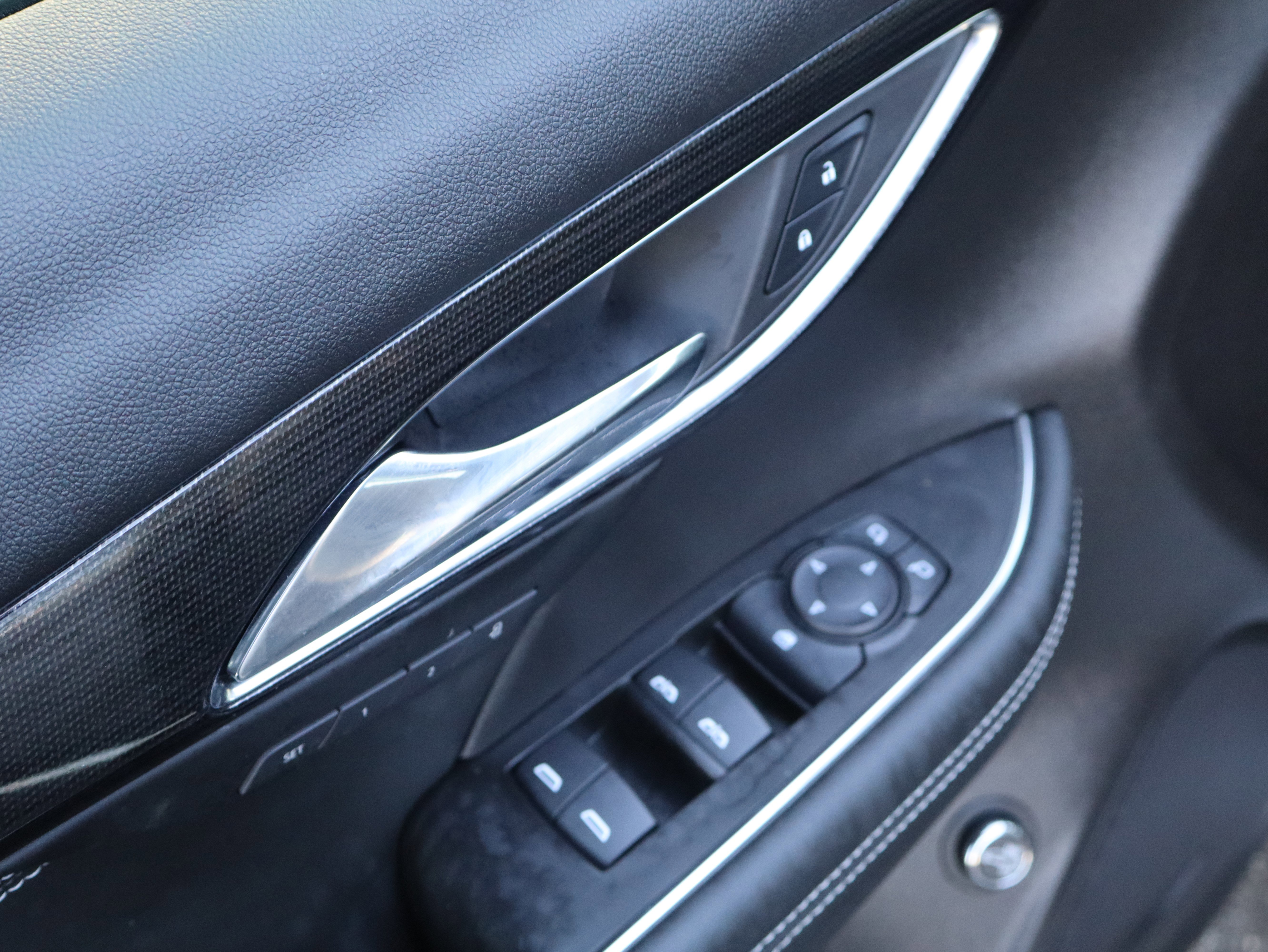 Used 2023 Buick Envision Essence w/ Sport Touring Package image 21