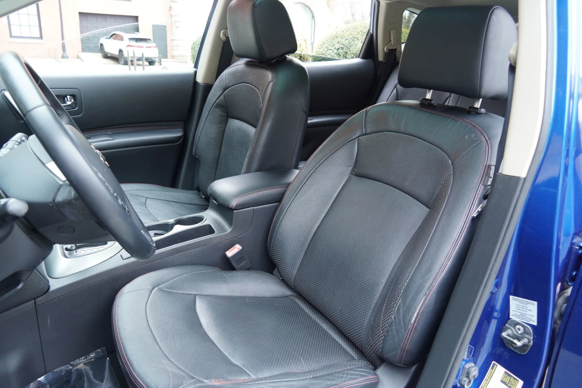 Used 2011 Nissan Rogue SV w/ SL Pkg image 16