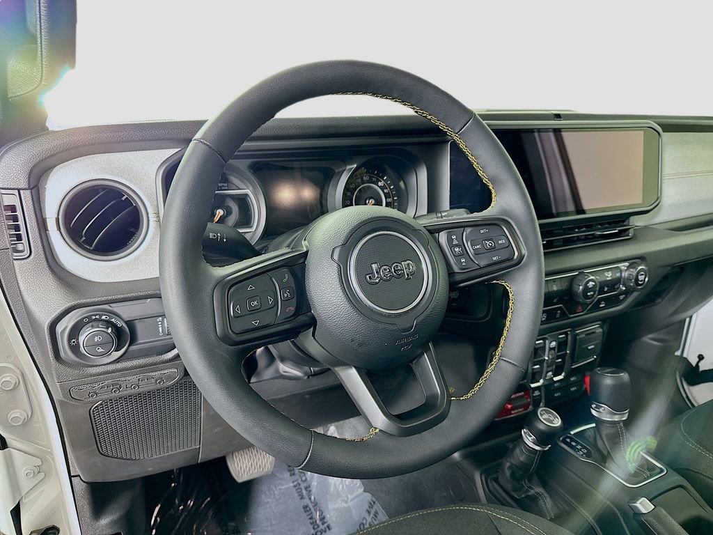 Used 2024 Jeep Gladiator Sport image 12