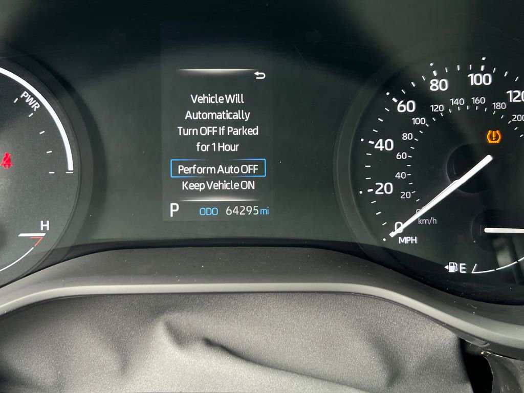 Used 2024 Toyota Sienna LE image 29