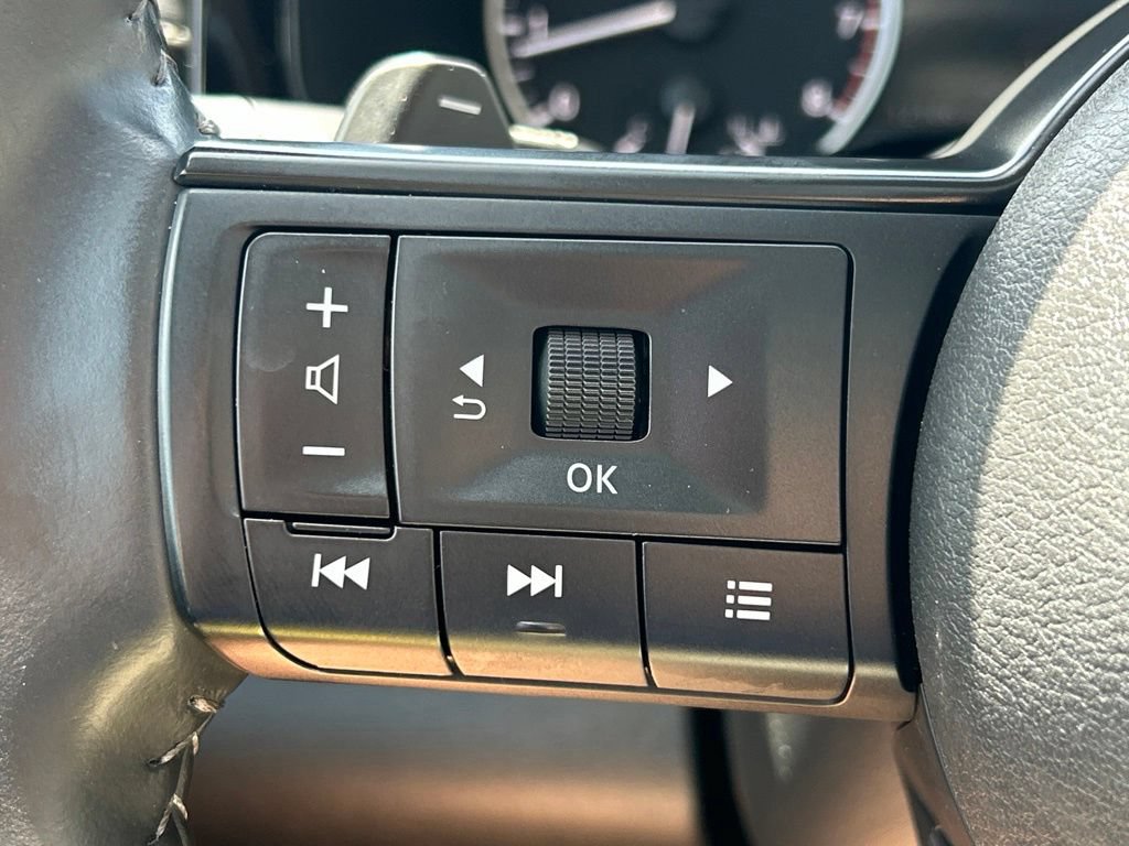 Certified 2025 Nissan Pathfinder SV w/ SV Premium Package FWD image 29