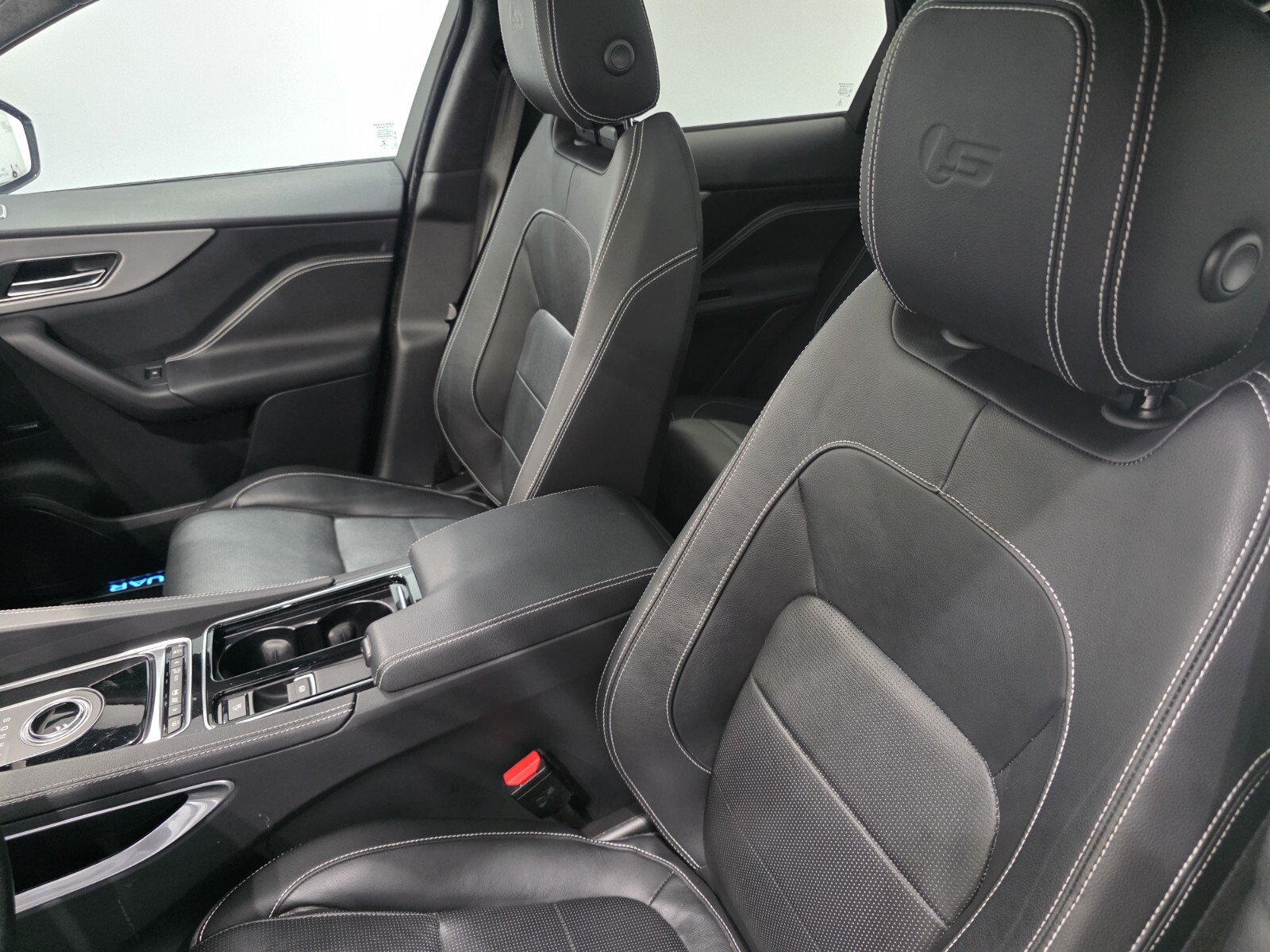 Certified 2020 Jaguar F-PACE S AWD/4WD image 8