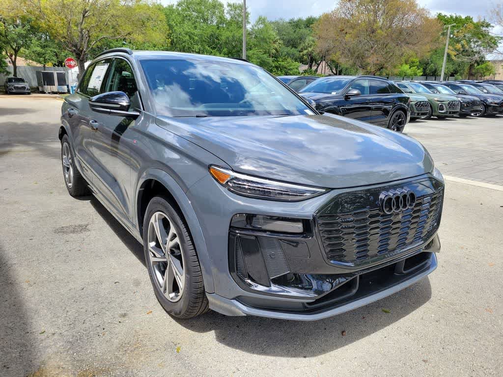 New 2027 Audi Q6 e-tron Prestige AWD/4WD image 2