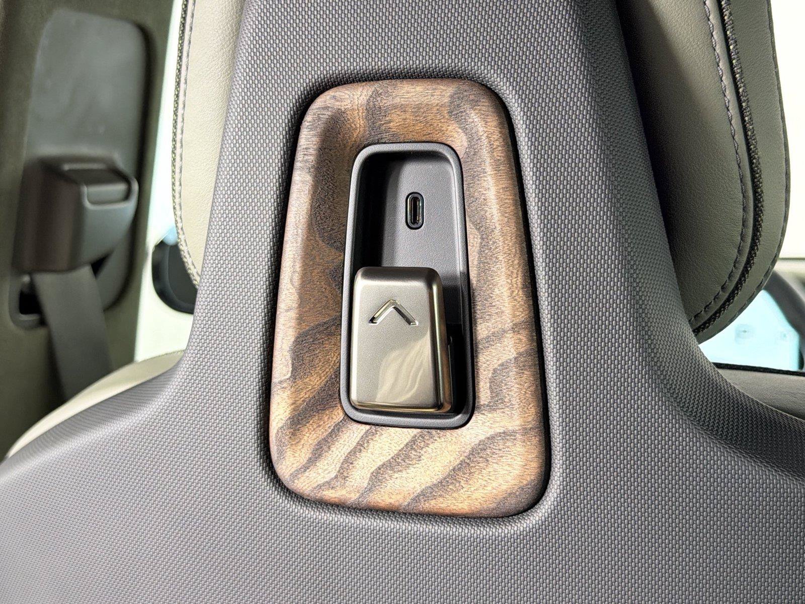 Used 2022 Rivian R1T Adventure AWD/4WD image 21