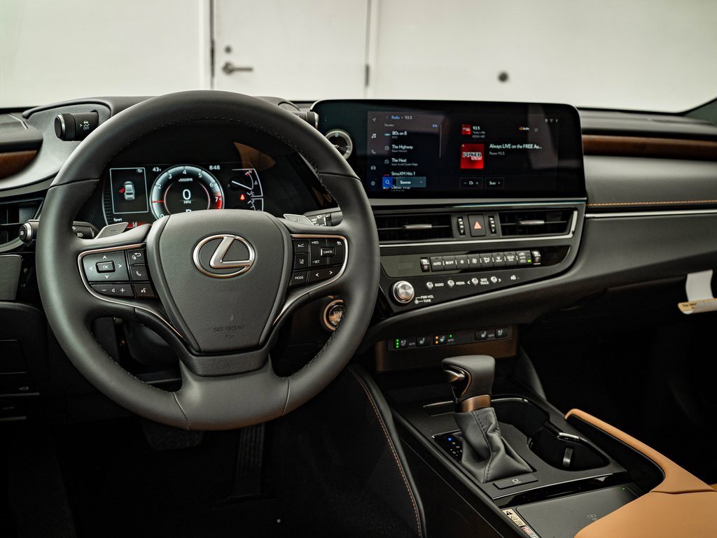 New 2025 Lexus ES 350 w/ Premium Package image 4