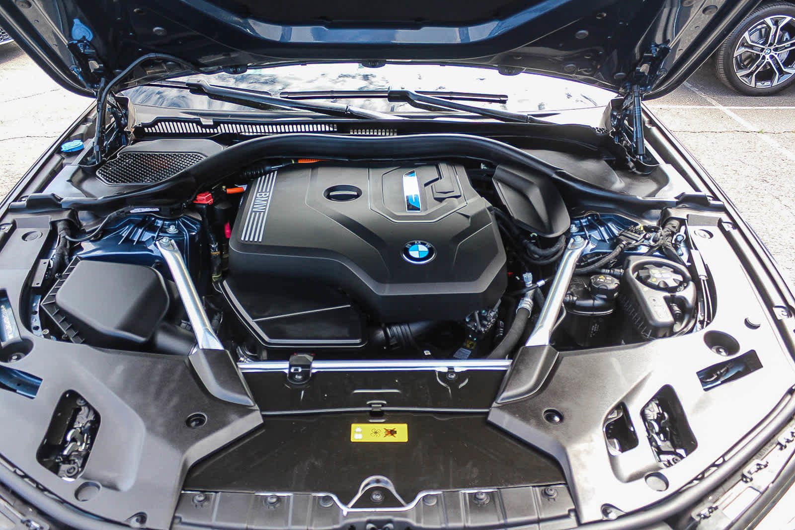 Certified 2023 BMW 530e w/ Convenience Package RWD image 26