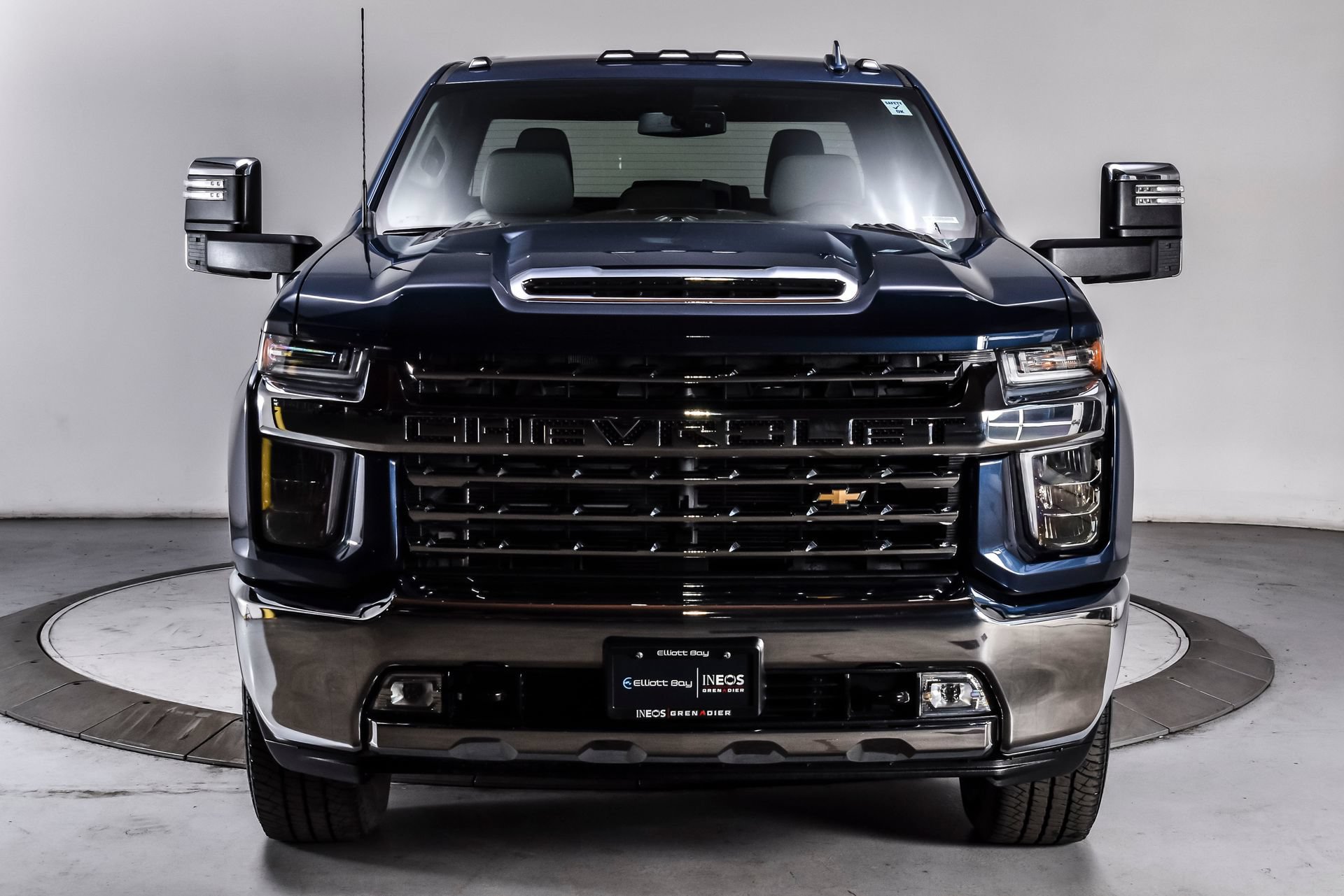 Used 2020 Chevrolet Silverado 2500 LTZ AWD/4WD image 2