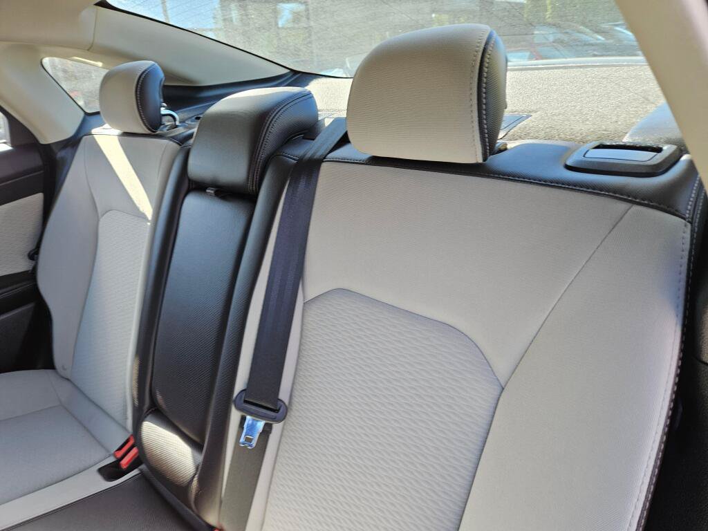 Used 2019 Ford Fusion SE w/ Equipment Group 151A FWD image 13