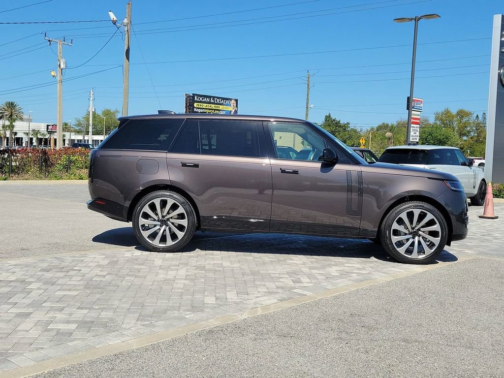 New 2026 Land Rover Range Rover Long Wheelbase SE AWD/4WD image 6