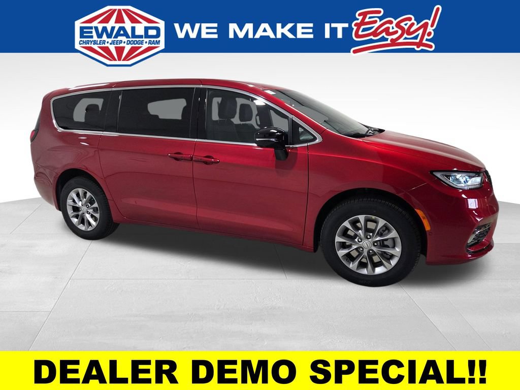 New 2026 Chrysler Pacifica Select AWD/4WD image 20