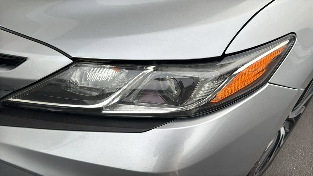 Used 2020 Toyota Camry SE w/ Carpet Mat Package FWD image 6