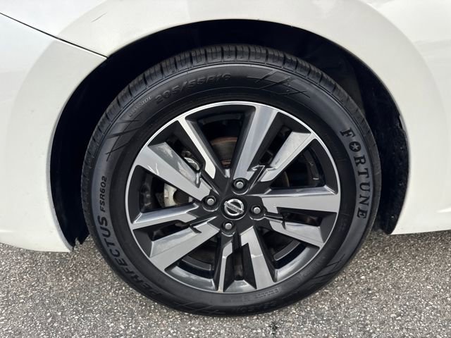 Used 2021 Nissan Versa SV image 25