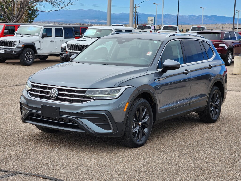 Used 2024 Volkswagen Tiguan SE image 5