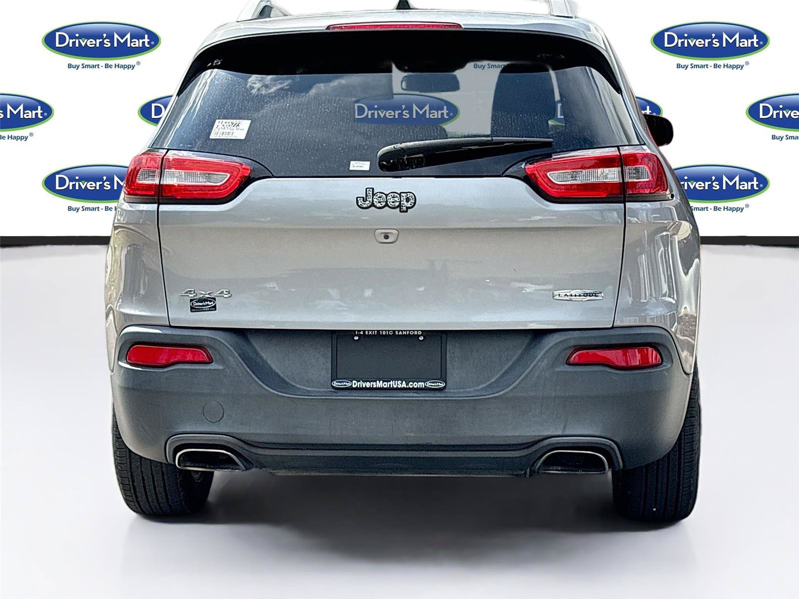 Used 2017 Jeep Cherokee Latitude w/ Cold Weather Group AWD/4WD image 6