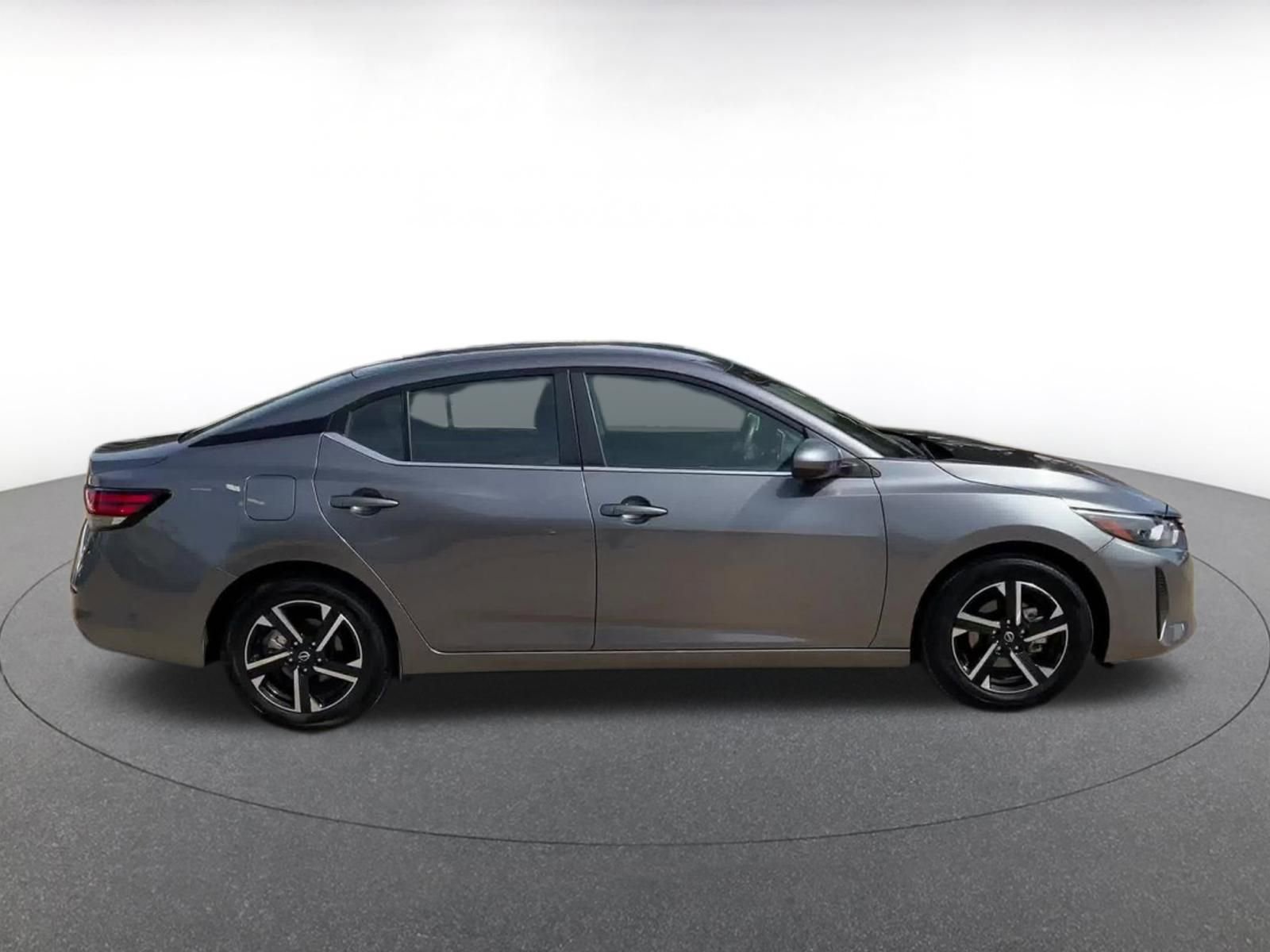 Used 2025 Nissan Sentra SV image 16