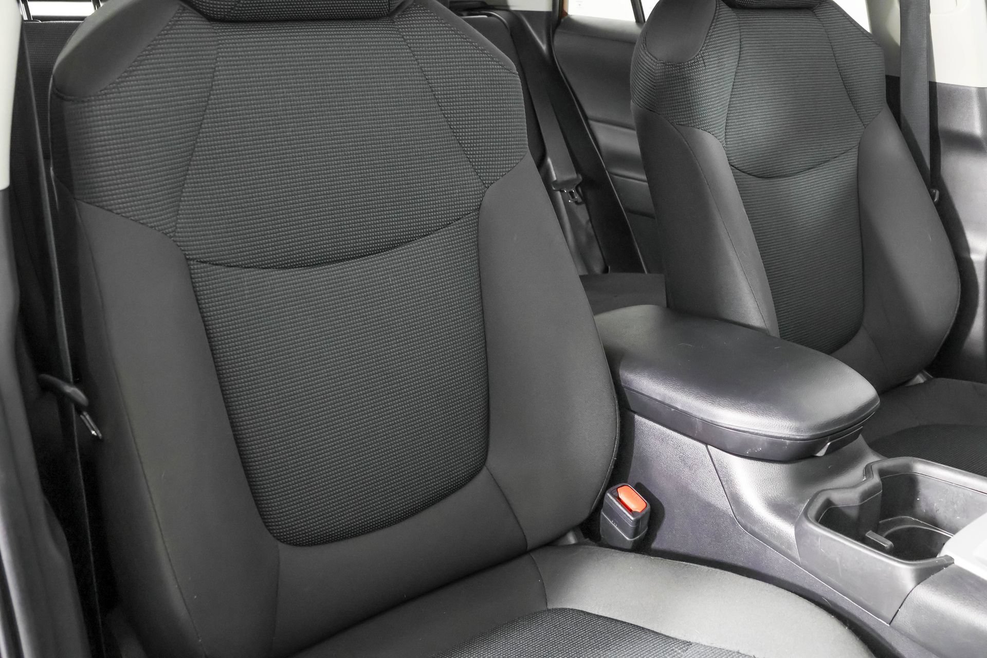 Used 2022 Toyota RAV4 LE AWD/4WD image 44