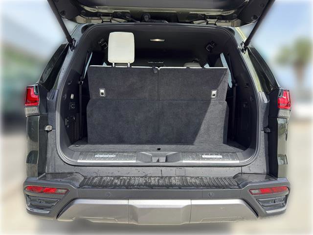 Used 2022 Lexus LX 600 4WD w/ Accessory Package (P3) image 7