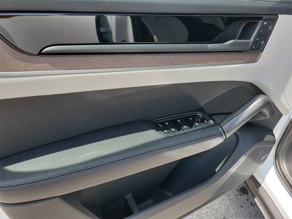 New 2025 Porsche Cayenne S image 25